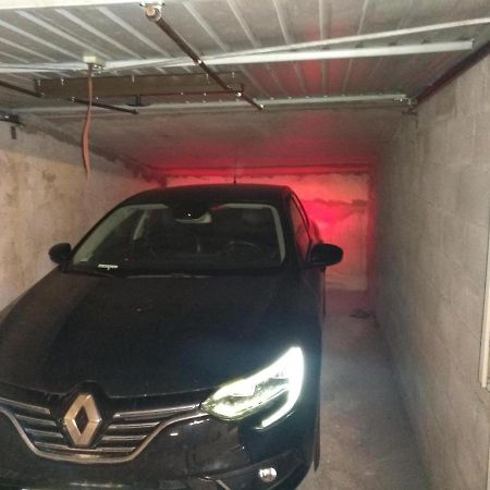 T2 en hypercentre -parking privé-clim-proche plage Sainte-Maxime Exterior foto